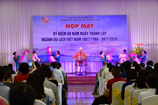 Ninh Thuận: Họp mặt kỷ niệm 60 năm Ngày thành lập ngành du lịch Việt Nam